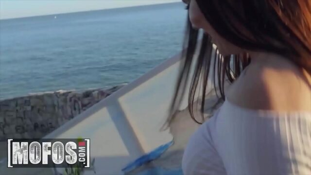 Sasha Coxx Fucked On The Beach
